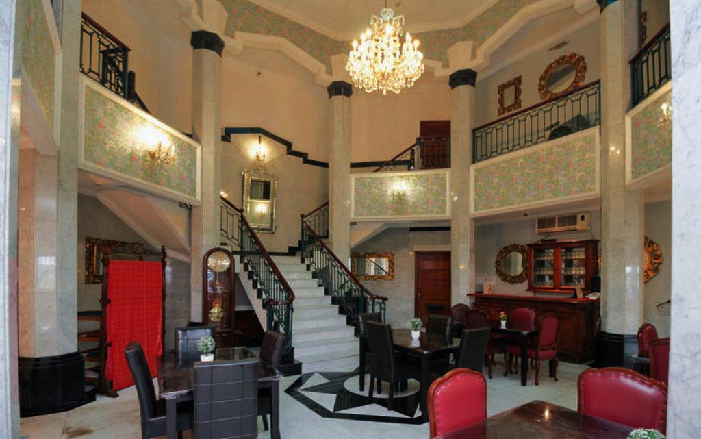 Arimbi Pejaten Suites Jakarta Exterior foto